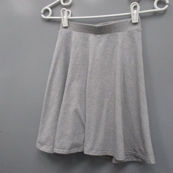 Tottini Girls Skirt Size 8 Gray With Stripes Elastic Waist 95% Cotton Skirt - Picture 1 of 9